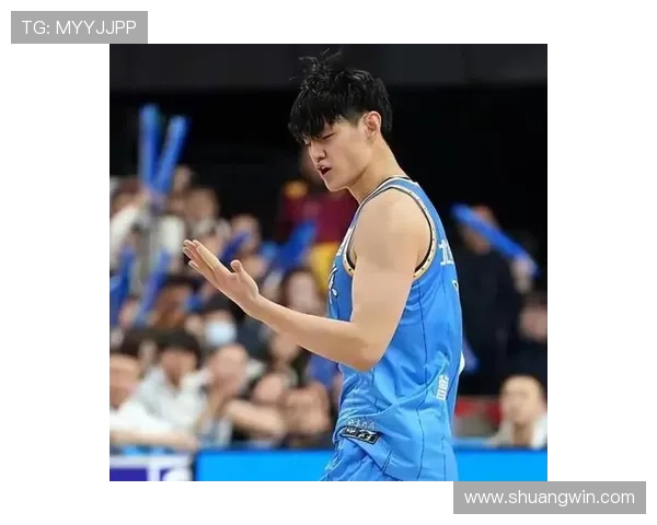 曾凡博在中国赛表现平平被篮网裁掉10分钟无得分仅有1次抢断